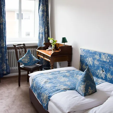 Hotel In 3*
