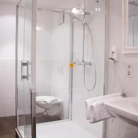 Hotel In 3*