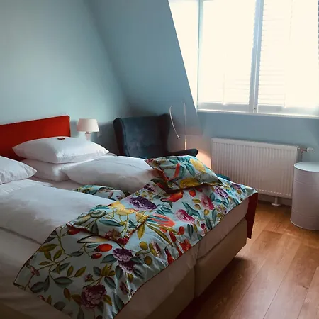 Hotel In 3*