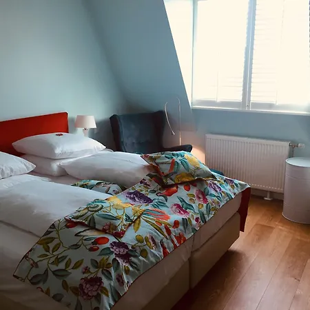 Hotel In 3*