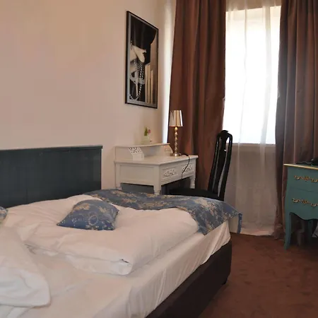 Hotel In 3*